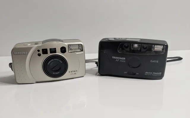 Samsung Fino 105 XL & Traveler AF Mini Date Analogkamera Konvolut
